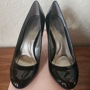 Bandolino Black Heels Classic Patent Pumps